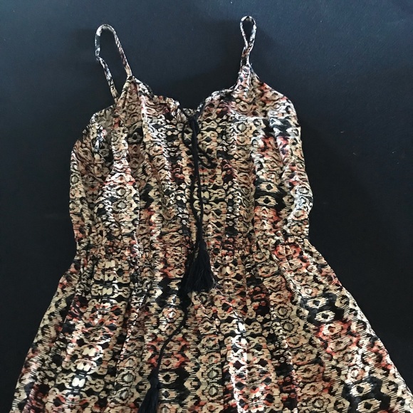 ‼️Mix and Match 3 items for $5‼️ women’s large Rue 21 romper - Picture 1 of 3